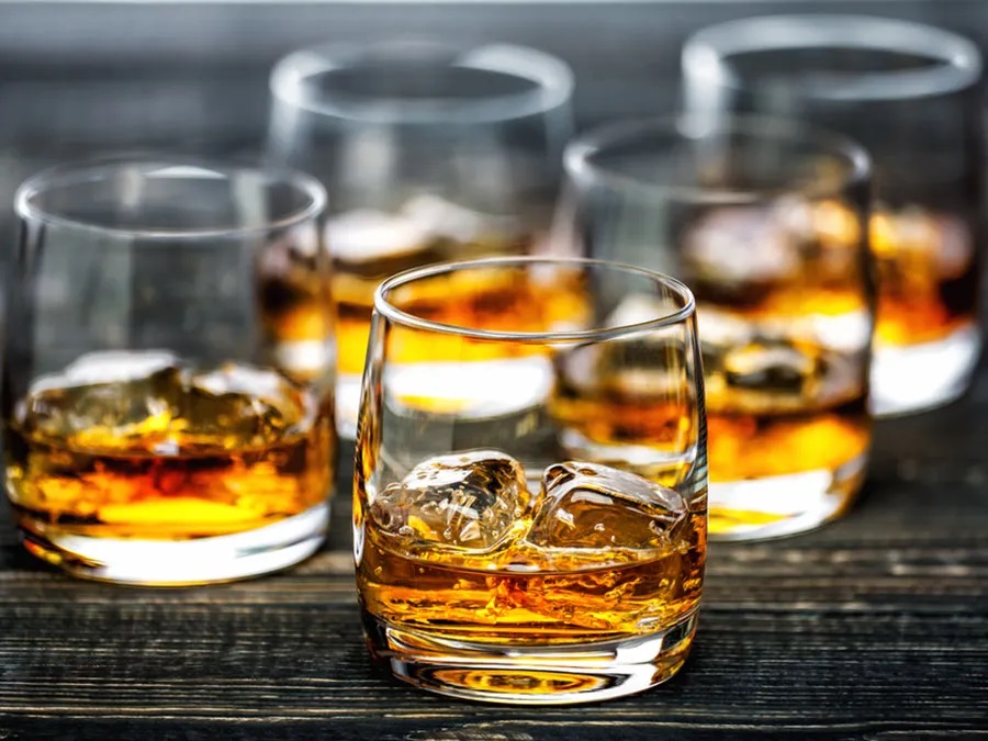 The Differences Between Scotch, Bourbon, and Whisky: Explained